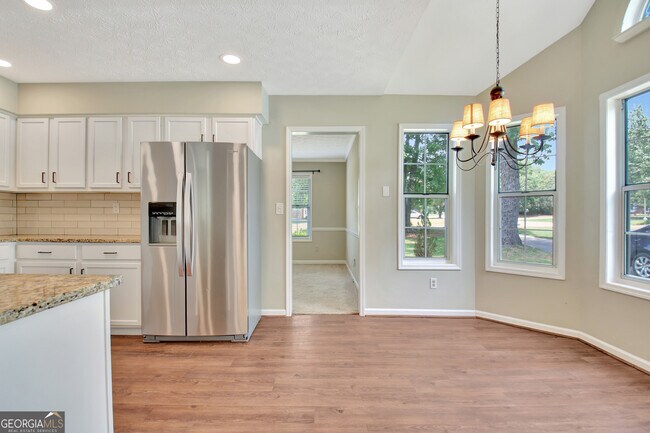 Building Photo - 303 Calgary Dr