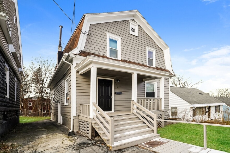 Building Photo - 238 Bruce St