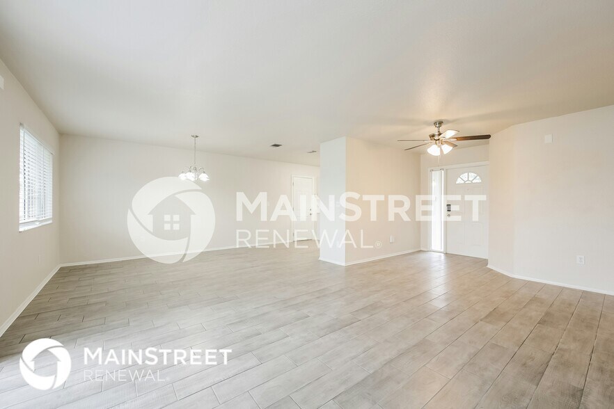 Building Photo - 4740 Escalante Dr