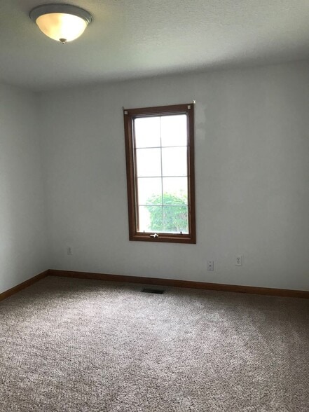 Building Photo - 2726 Bearberry Ct