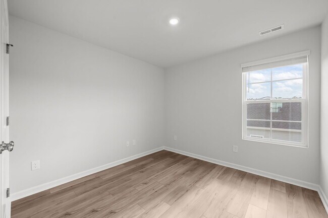 Building Photo - 186 Citadel Dr