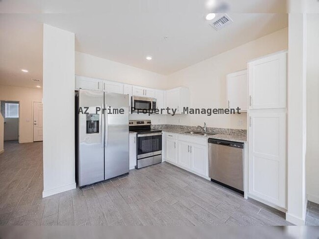 Building Photo - 8343 N 22nd Dr