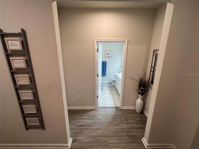 Building Photo - 8507 Sunshower Pl