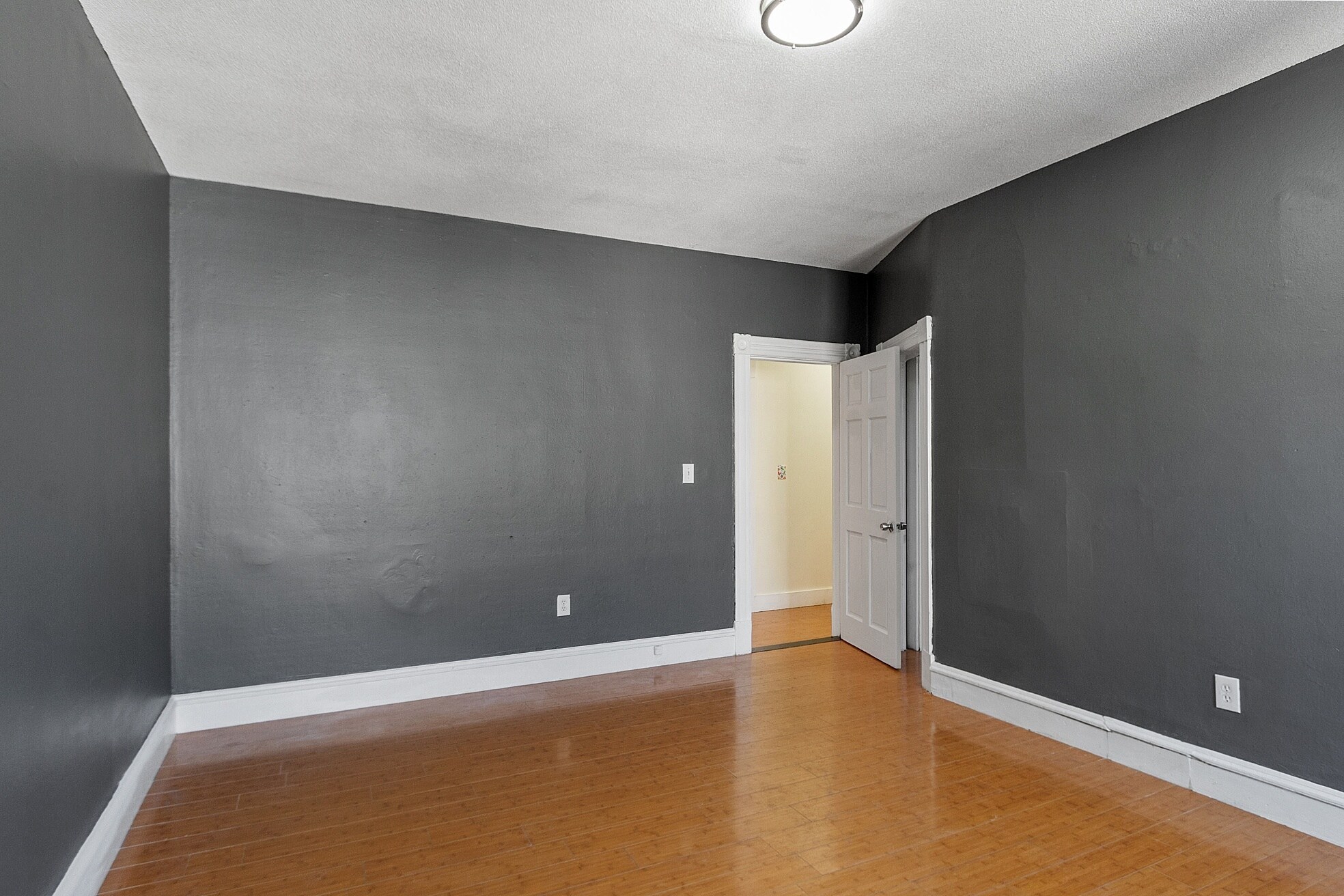 Building Photo - 60 6th St
