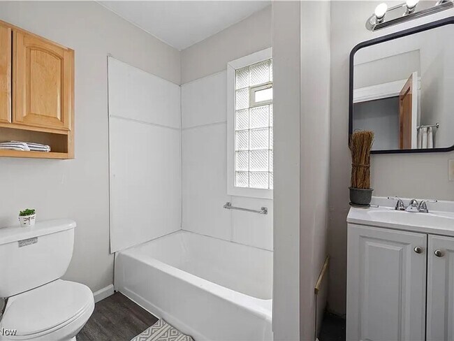 Building Photo - Renovated 3 Bedroom Home with 2 Baths