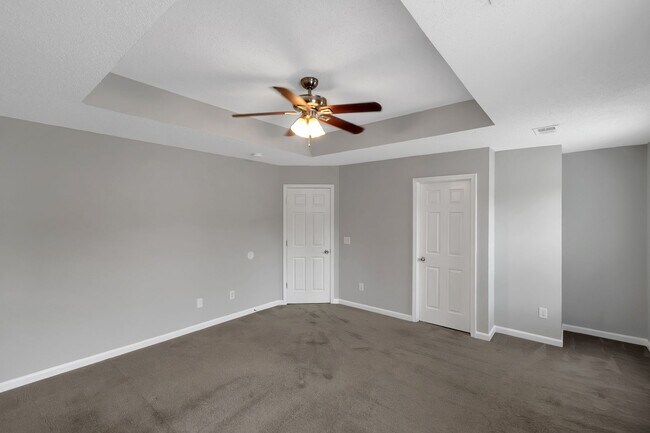 Building Photo - 4 Bedroom 3 bath Gorgeous Home