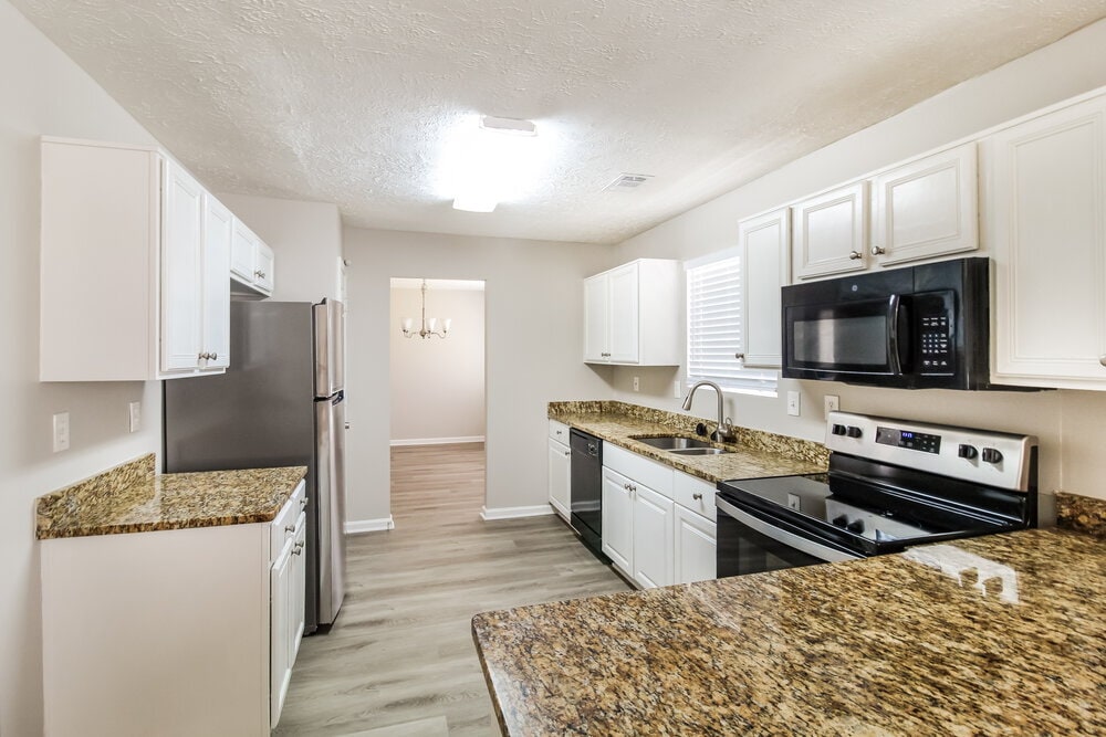 Building Photo - 6583 Carriage Ln