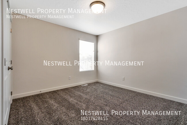 Building Photo - Lovely 4-bed Townhome in Lehi