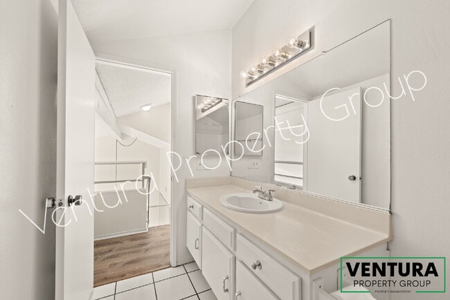 Building Photo - Charming 3-Bedroom Townhouse Oasis in Port Hueneme – Las Palomas