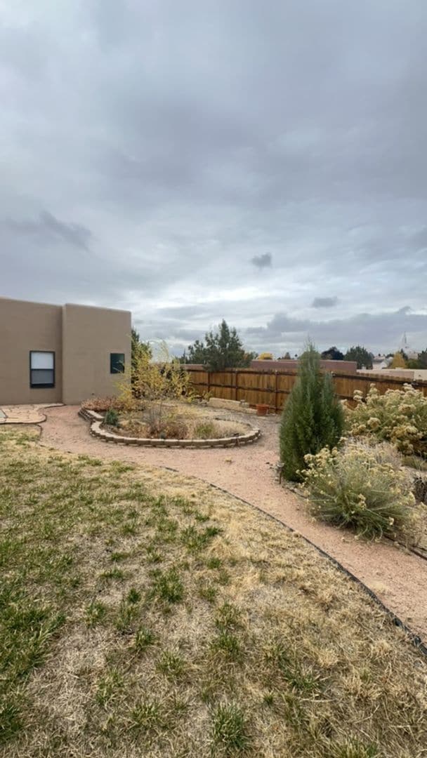Building Photo - Beautiful 3 Bedroom Home 87402