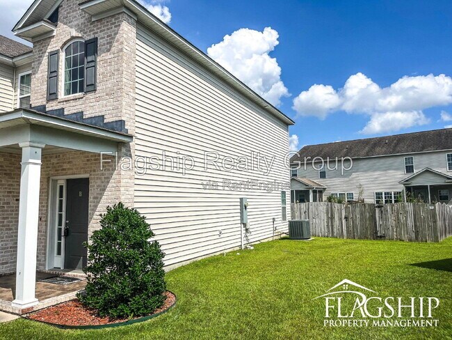 Building Photo - 2015 Leighton Dr