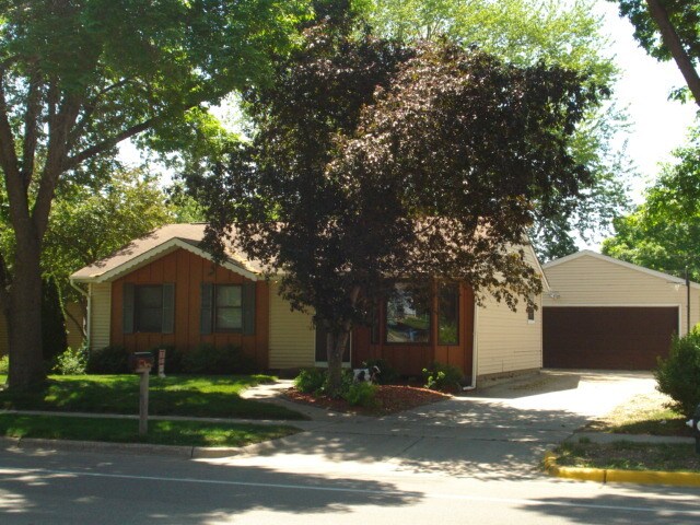 Primary Photo - 506 12th Ave S