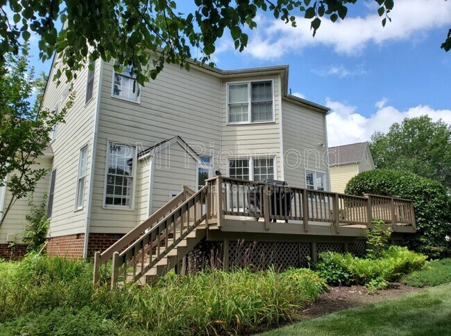Building Photo - 6004 Manor Park Terrace