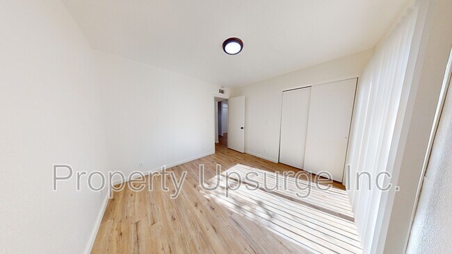 Building Photo - 1450 Victor Ave