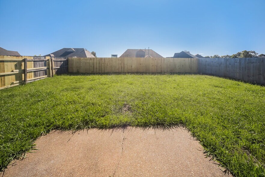 Building Photo - 9018 Billy Pat Dr