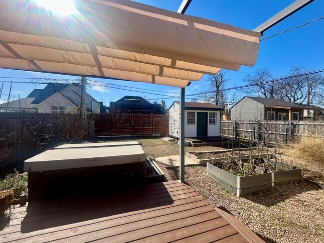 Building Photo - Beautifully updated home just west of Brookside and Trader's Joes in Midtown