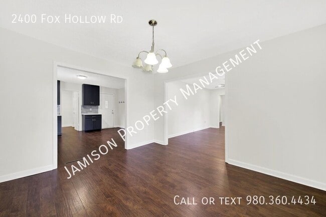 Building Photo - 2400 Fox Hollow Rd