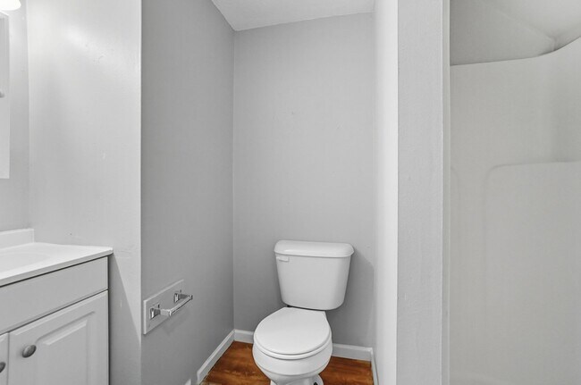 Building Photo - Emming Duplex