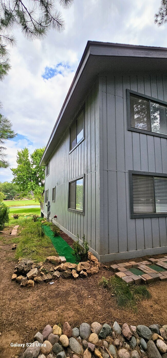 Building Photo - 2280 N Southern Hills Dr