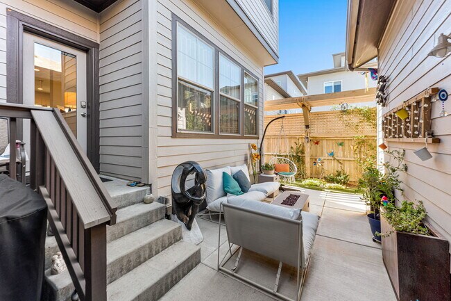 Building Photo - 9325 E 58th Dr