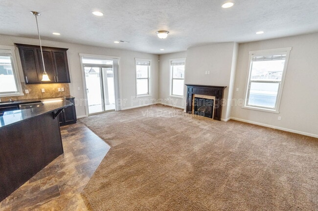 Building Photo - 8915 W Red St