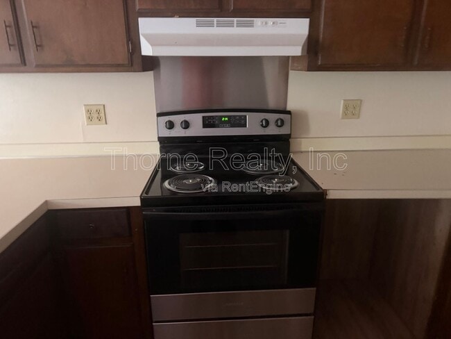 Building Photo - 1254 Thorpe Rd