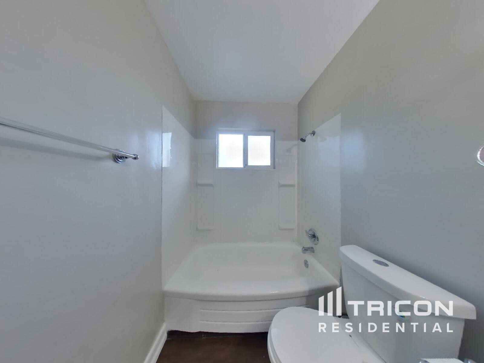 Building Photo - 325 Ladera Dr