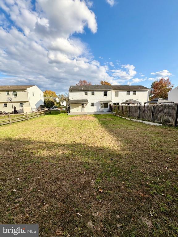 Building Photo - 106 Sunset Way