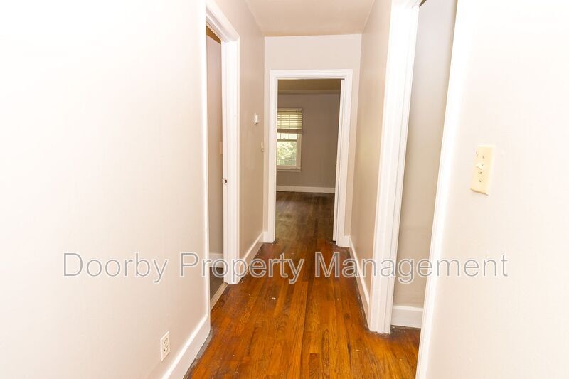 Building Photo - 3112 6th Ave