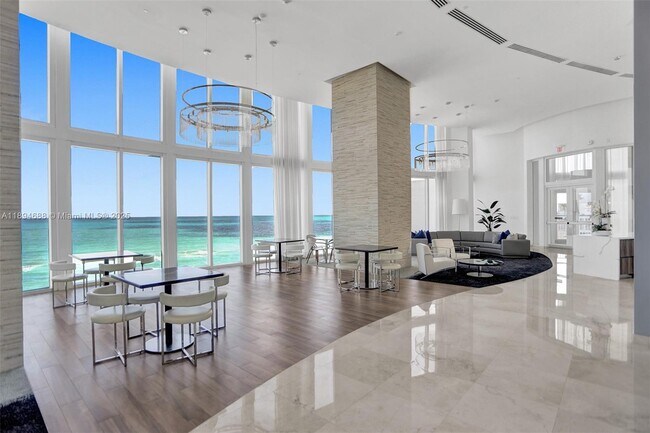 Building Photo - 15901 Collins Ave