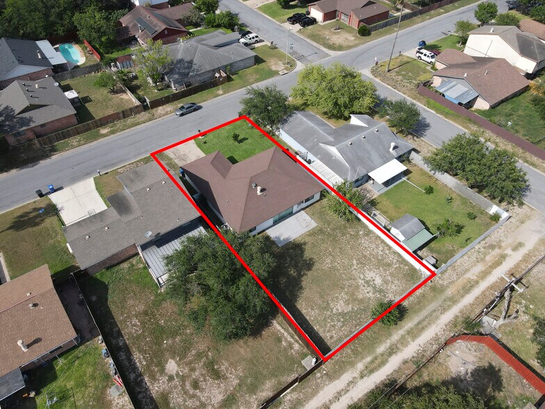 Building Photo - 1517 Robin Ave