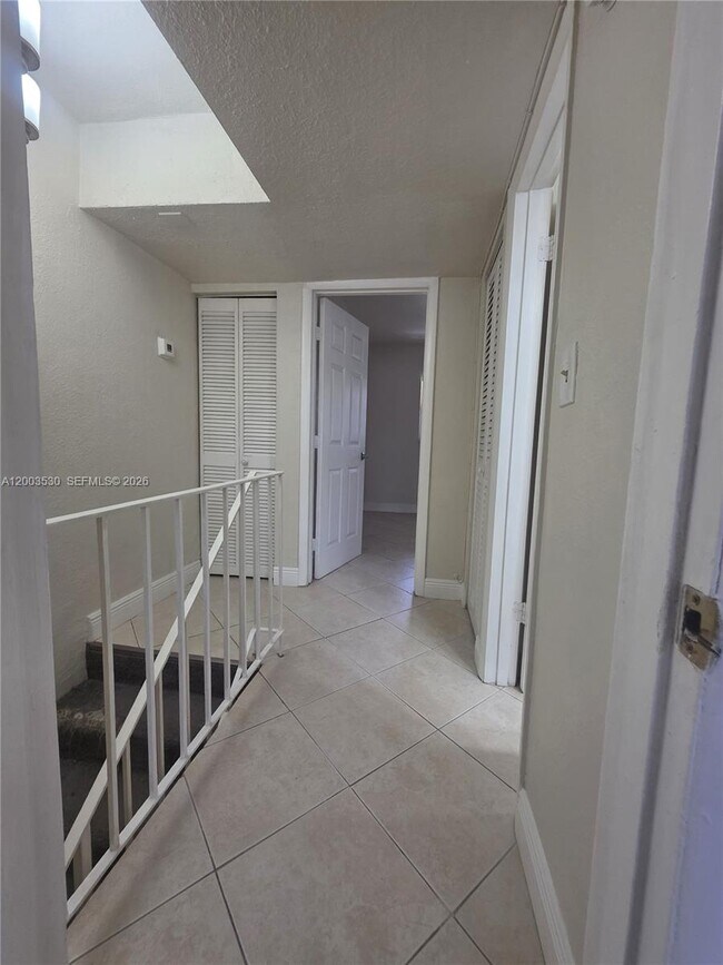 Building Photo - 6709 N Kendall Dr
