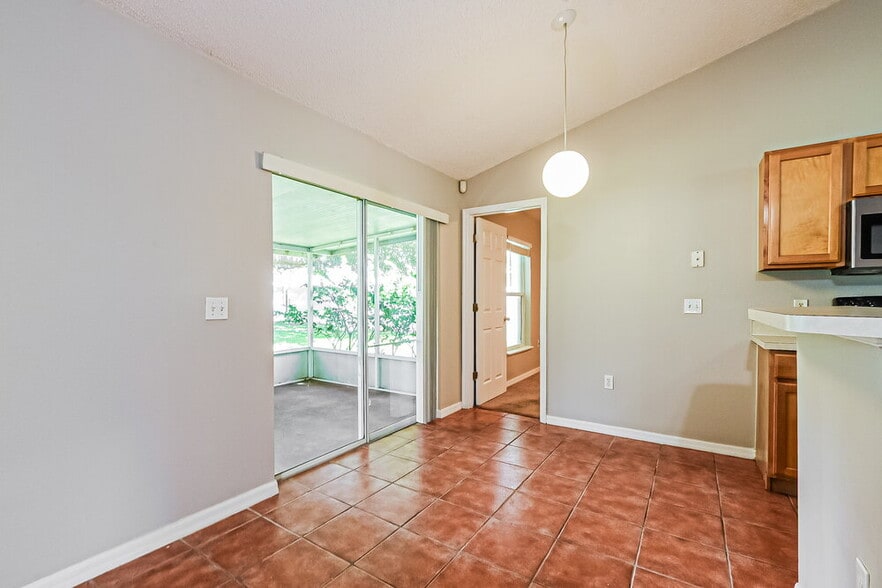 Building Photo - 1324 Montheath Cir