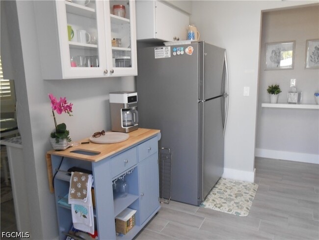 Building Photo - 6 Aztec Lily Ln