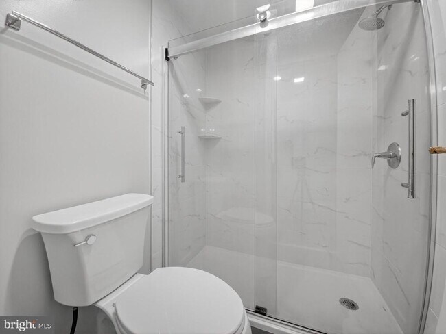 Building Photo - 1530 Key Blvd