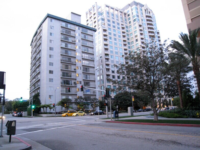 main building - 10747 Wilshire Blvd
