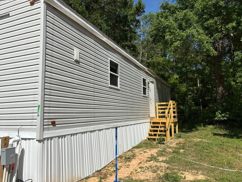 Building Photo - 10108 Codys Ln