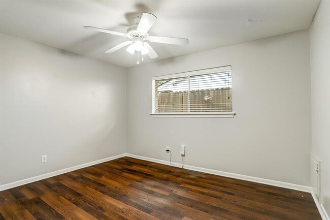 Building Photo - 5710 De Lange Ln