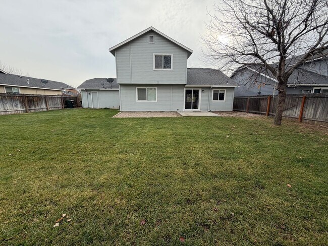 Building Photo - Perfect 4 bed 2.5 ba home in the desirable Sundance Subdiv. off McMillan & Meridian Rd.