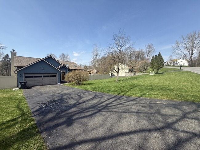 Building Photo - 23 Mallards Landing S