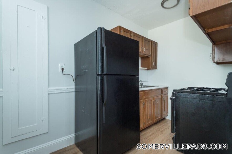 Building Photo - 138 Highland Ave