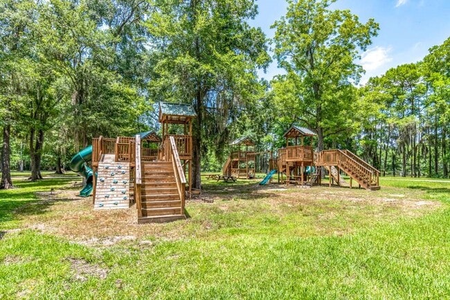 Building Photo - 129 Shoreline Dr