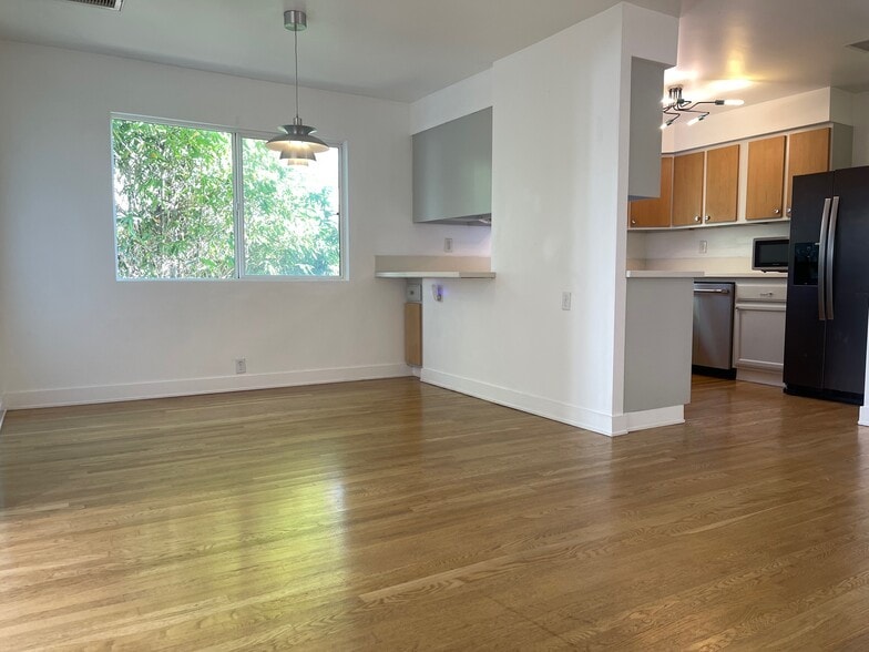 Building Photo - 479 Nassau Ave