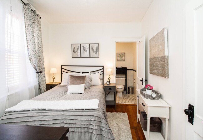 Building Photo - 183 Kent St