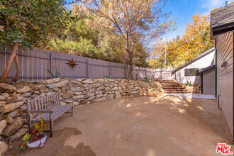 Building Photo - 1372 Old Topanga Canyon Rd