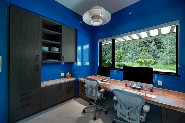 Building Photo - 1411 Crystal Lake Rd