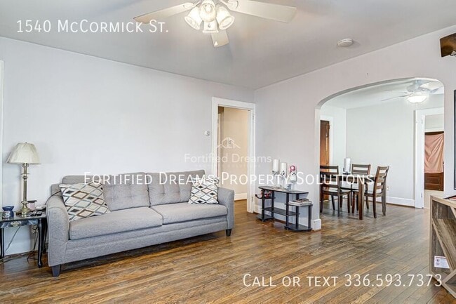 Building Photo - 1540 McCormick St