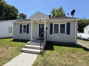 Building Photo - 406 Maple St
