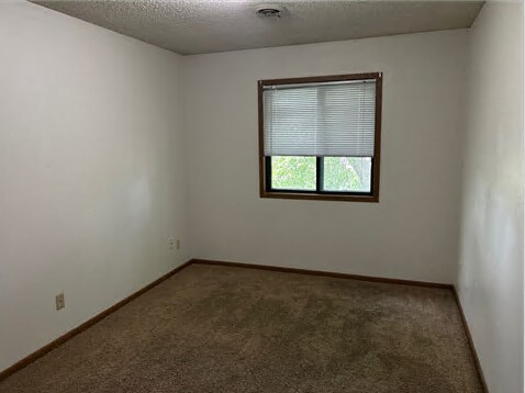 Building Photo - 418 S Van Buren St