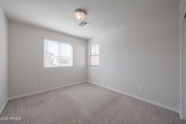 Building Photo - 5458 W Fulton St